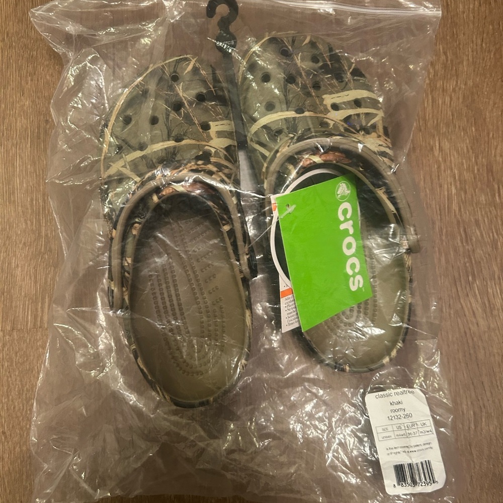 Crocs Camo Clogs M4/W6